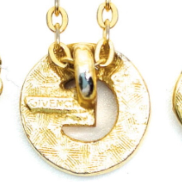 Givenchy Pendant Necklace Gold Tone - Picture 5 of 10